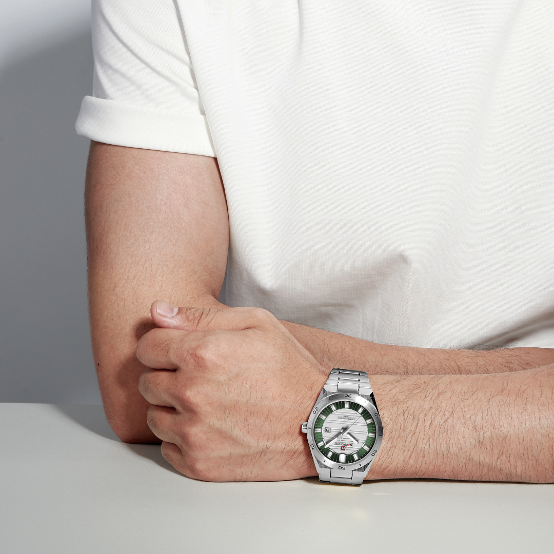 Reloj NAVIFORCE Silver And Green Para Hombre Correa Acero Inoxidable NF9268
